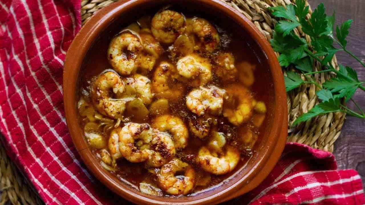 Spanish Garlic Prawns (Gambas al Ajillo) Recipe - seafood